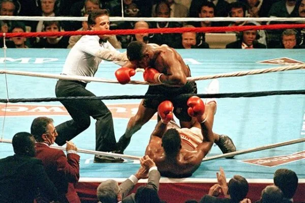 10 Knockout Lessons for Men from the Tyson-Paul Showdown: Mastering Life’s Ring Mike Tyson vs Jake Paul